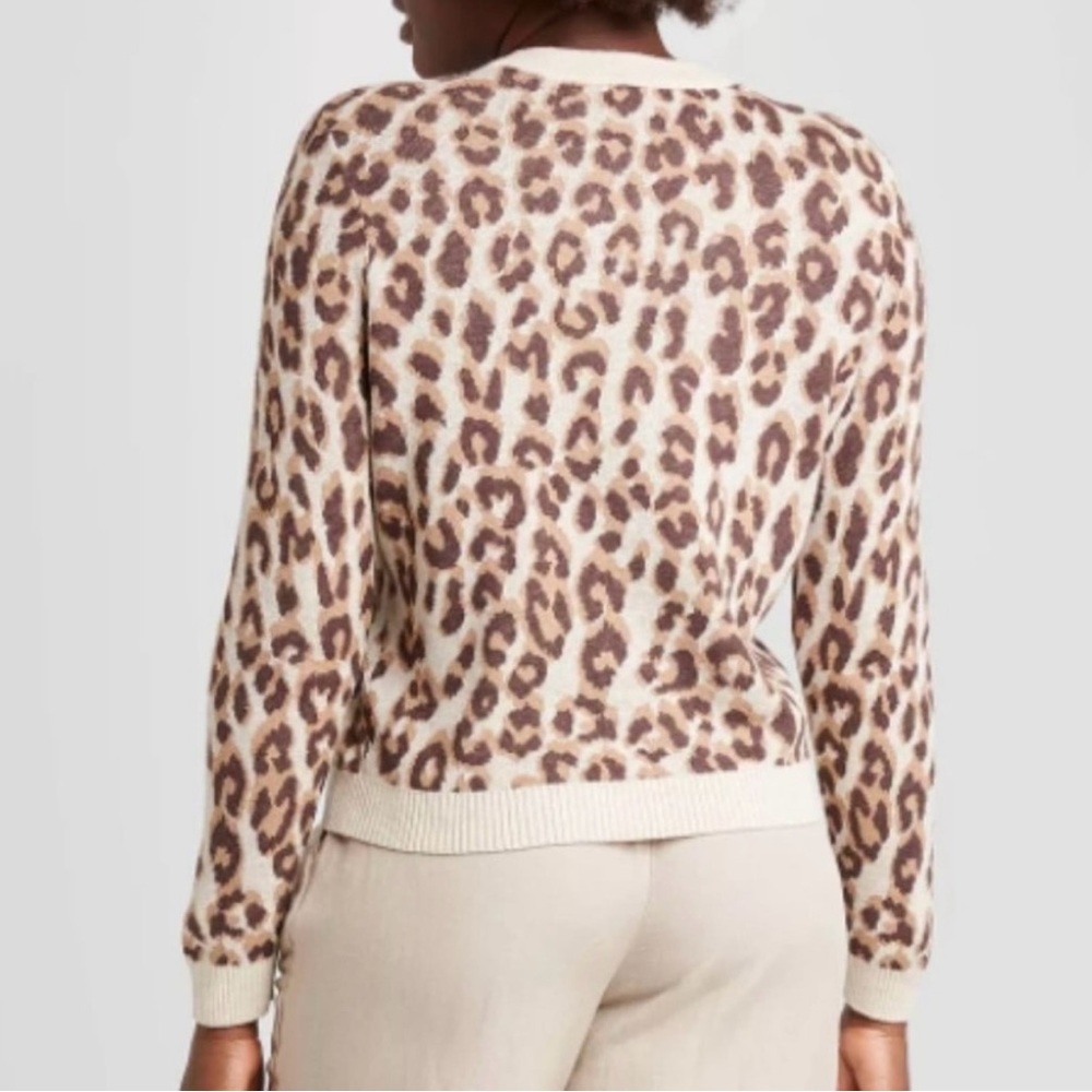 A New Day Cheetah sweater - Picture 3 of 5